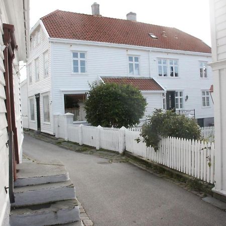 Апартаменты Gamle Apoteket I Gamle Skudeneshavn Экстерьер фото
