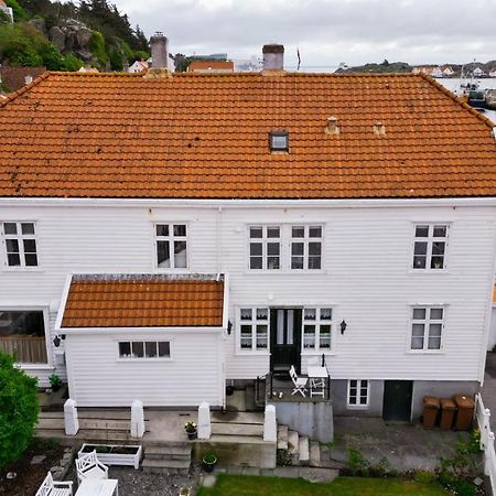 Апартаменты Gamle Apoteket I Gamle Skudeneshavn Экстерьер фото