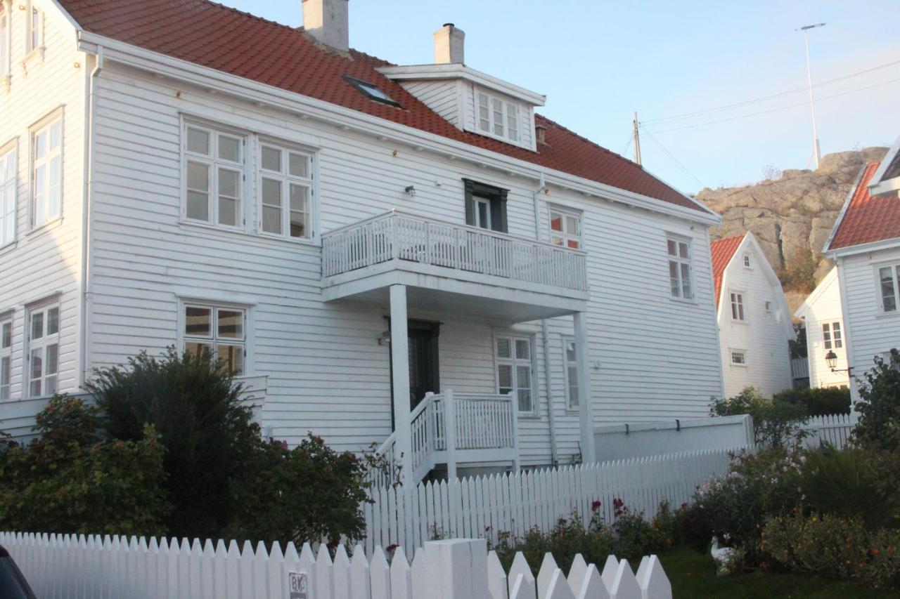 Апартаменты Gamle Apoteket I Gamle Skudeneshavn Экстерьер фото